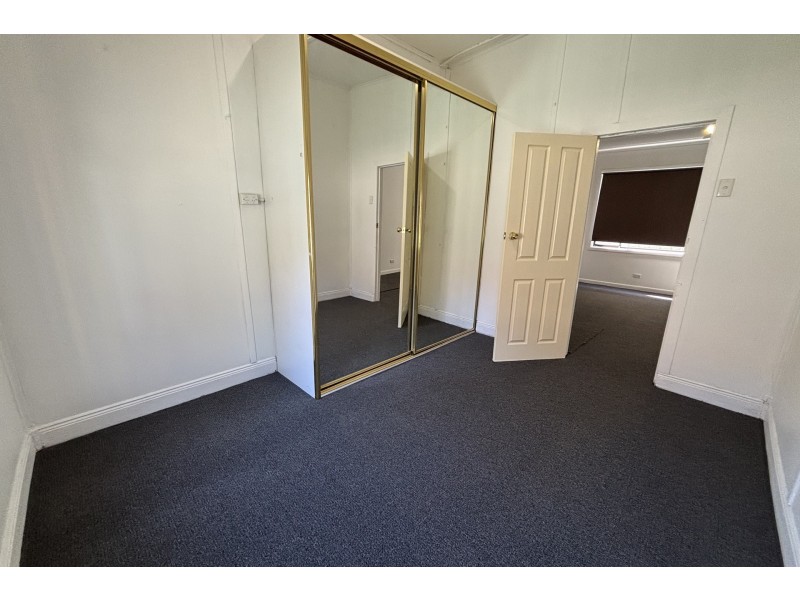 8 Mombri Street, Merrylands NSW 2160