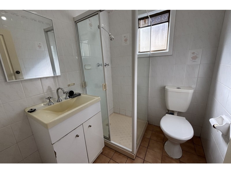 8 Mombri Street, Merrylands NSW 2160