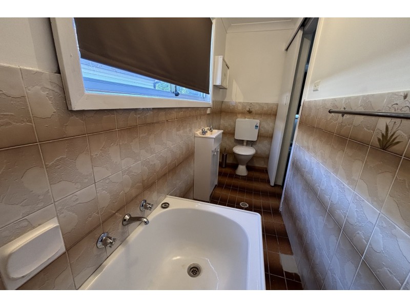 8 Mombri Street, Merrylands NSW 2160