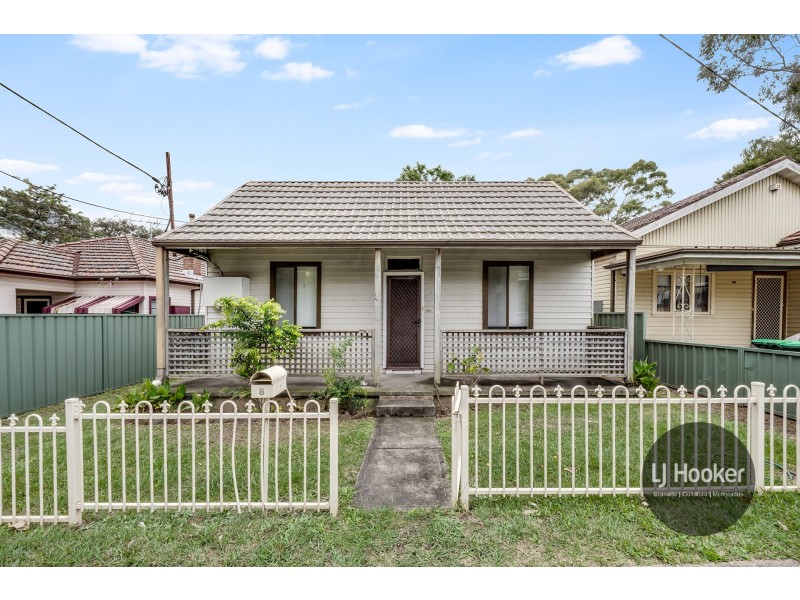 8 Mombri Street, Merrylands NSW 2160