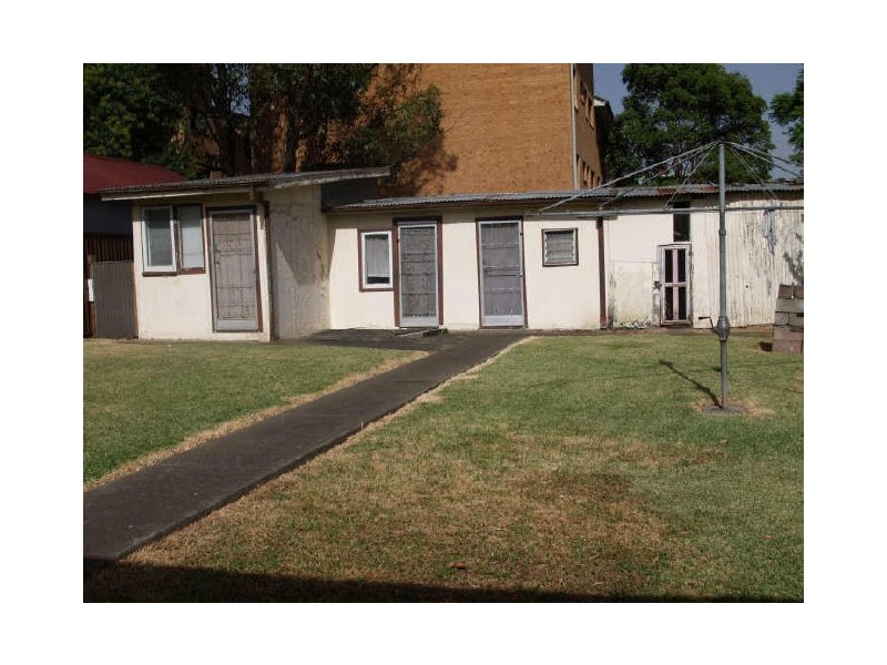 6 Hutchinson Street, Granville NSW 2142