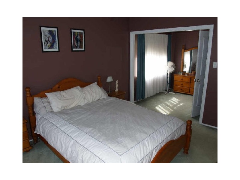 31 Crossland St, Merrylands NSW 2160