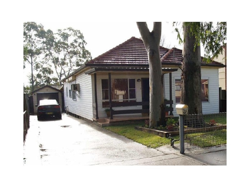 25 Byrnes St, Granville NSW 2142