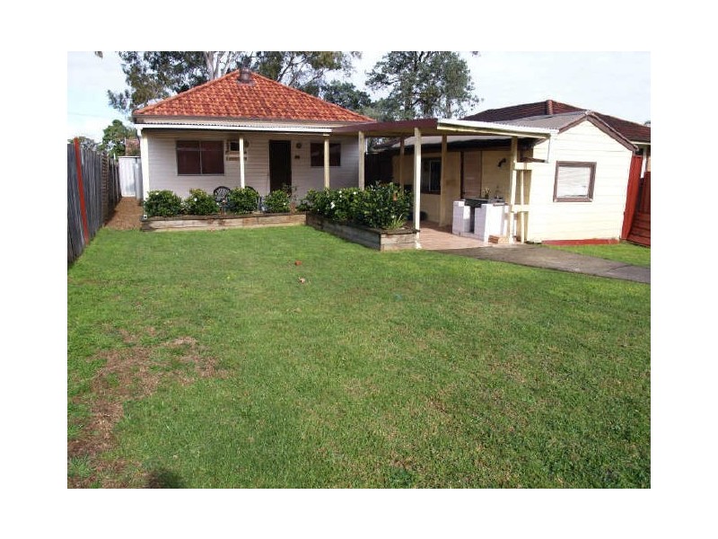 25 Byrnes St, Granville NSW 2142