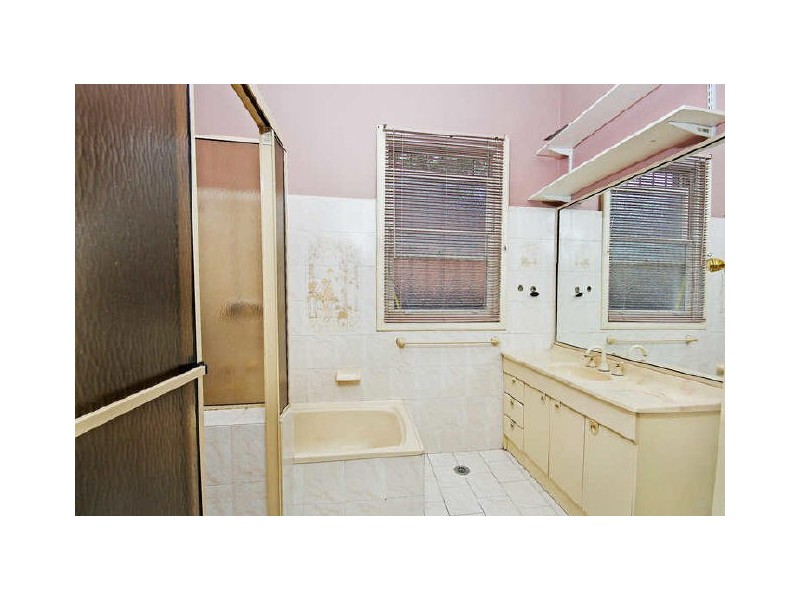 74 The Avenue, Granville NSW 2142