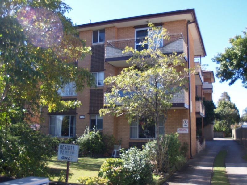 9/35 Blaxcell Street, Granville NSW 2142