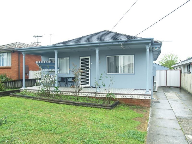 37 Adam Street, Guildford NSW 2161