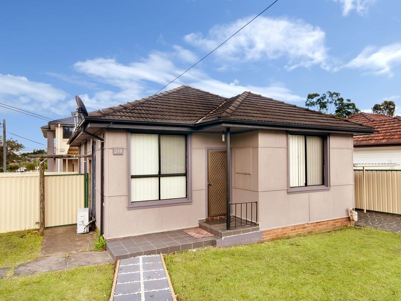 218 Blaxcell St, Granville NSW 2142