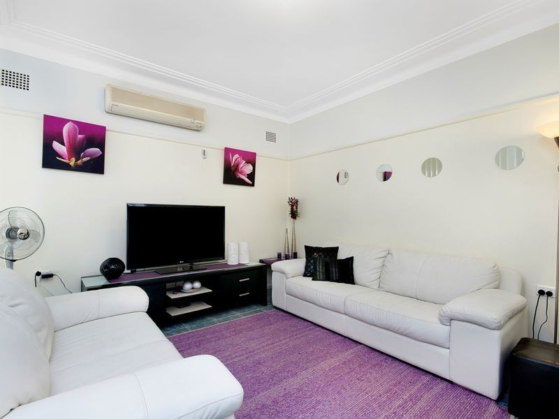 218 Blaxcell St, Granville NSW 2142