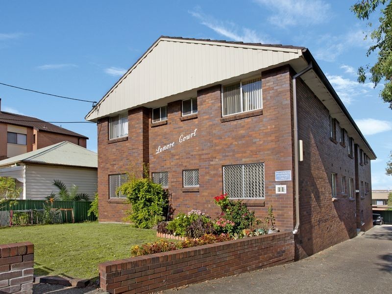 2/11 Lumley Street, Granville NSW 2142
