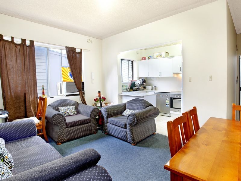 2/11 Lumley Street, Granville NSW 2142