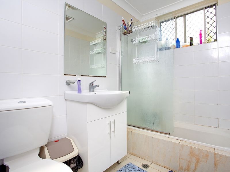 2/11 Lumley Street, Granville NSW 2142