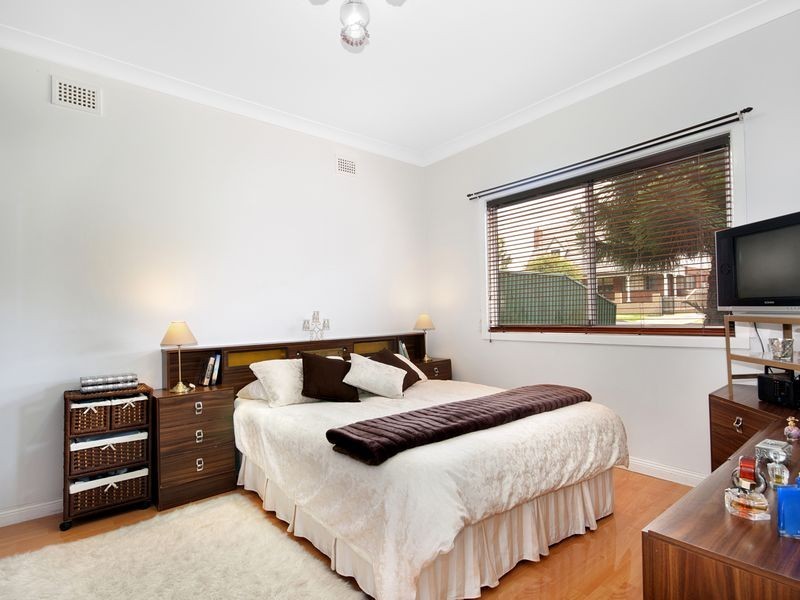 24 Oakleigh Avenue, Granville NSW 2142