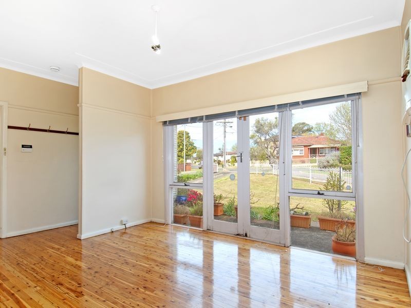 4 Boyne Ave, Pendle Hill NSW 2145