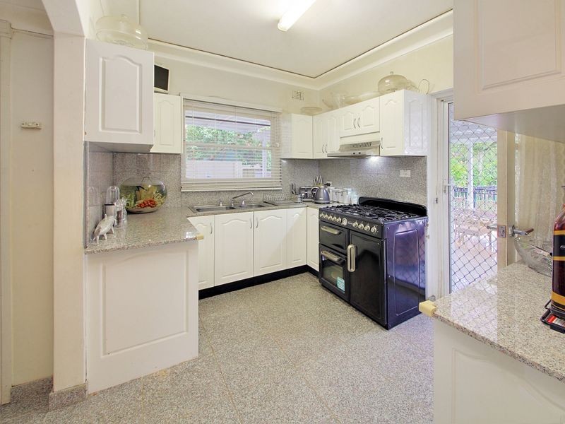 92 Military Road, Guildford NSW 2161