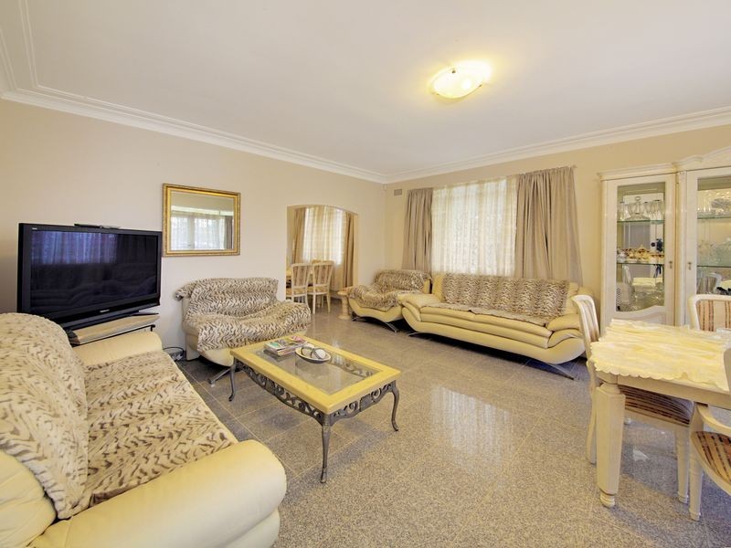 92 Military Road, Guildford NSW 2161