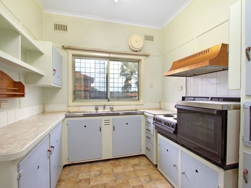 6 Oakleigh Avenue, Granville NSW 2142
