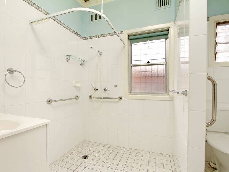 6 Oakleigh Avenue, Granville NSW 2142