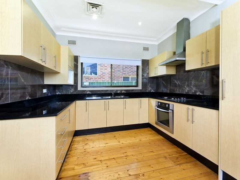 7 Myrtle Street, Granville NSW 2142