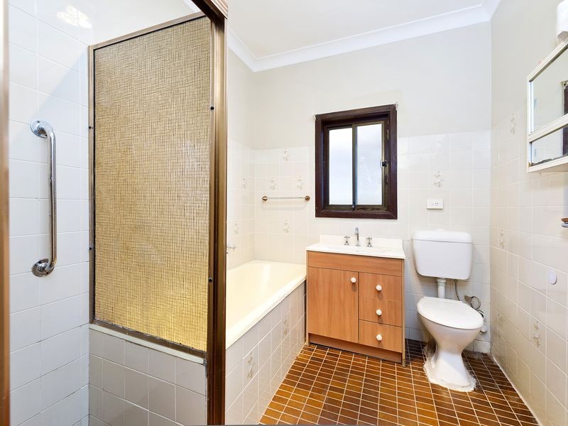 7 Myrtle Street, Granville NSW 2142