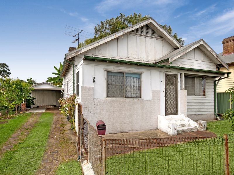 99 Woodville Rd, Granville NSW 2142