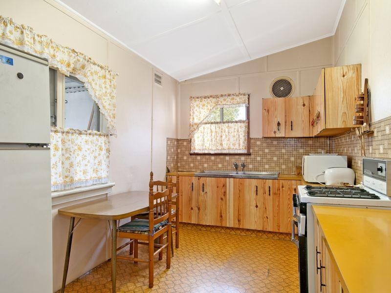99 Woodville Rd, Granville NSW 2142
