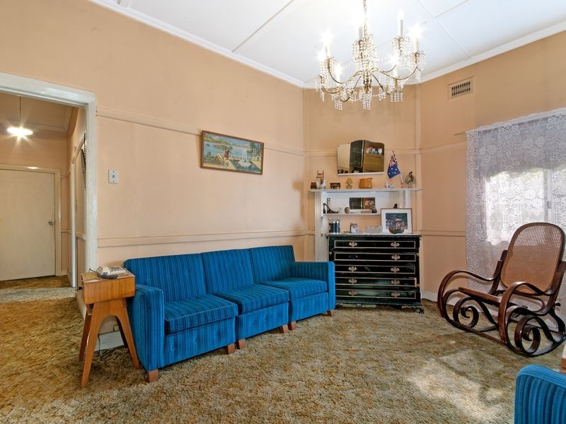 99 Woodville Rd, Granville NSW 2142