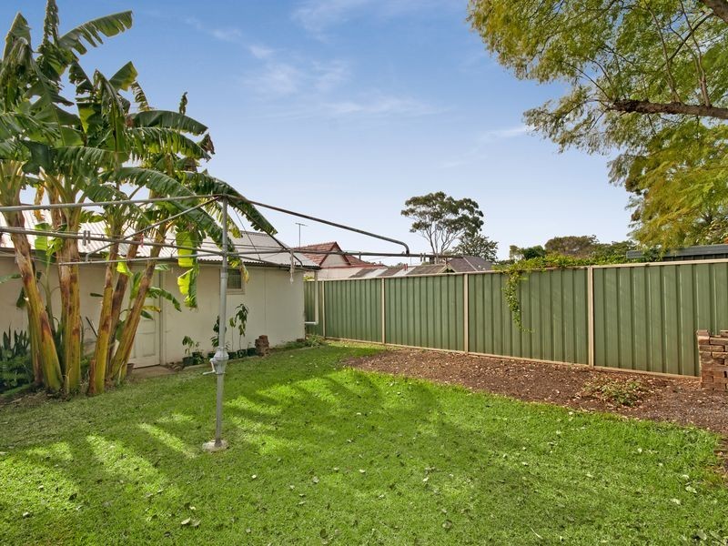 99 Woodville Rd, Granville NSW 2142