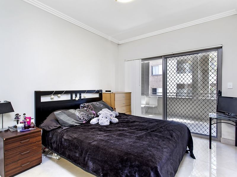 1/5a Russel Street, Granville NSW 2142