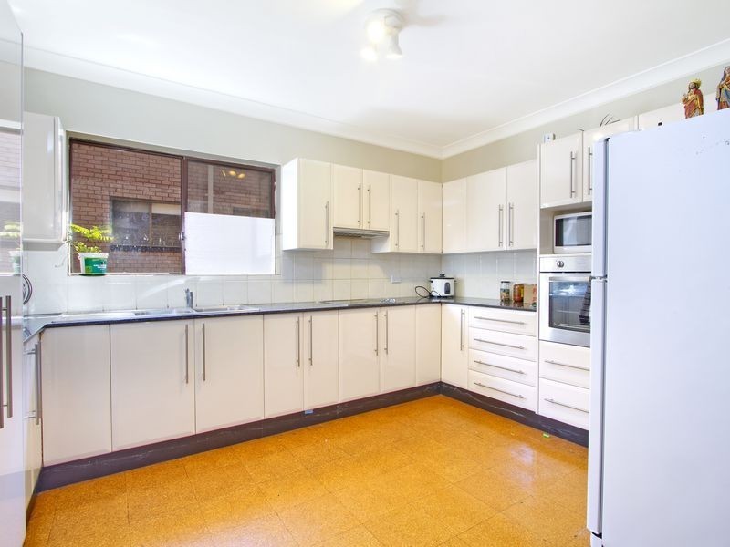 2/19 Caroline Street, Westmead NSW 2145