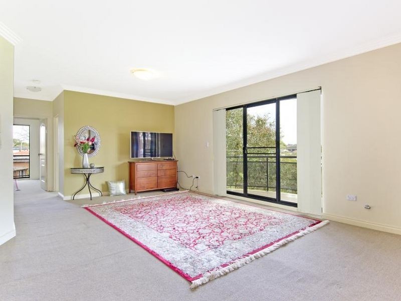 12/22 Blaxcell Street, Granville NSW 2142