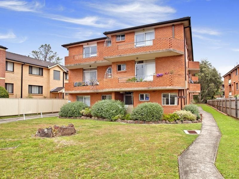 4/50 Clyde Street, Granville NSW 2142