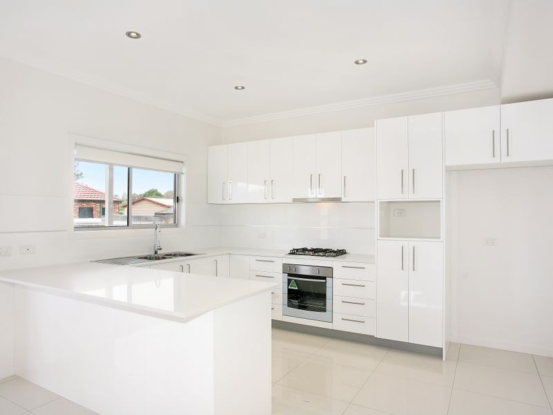 8 Rogers Street, Merrylands NSW 2160