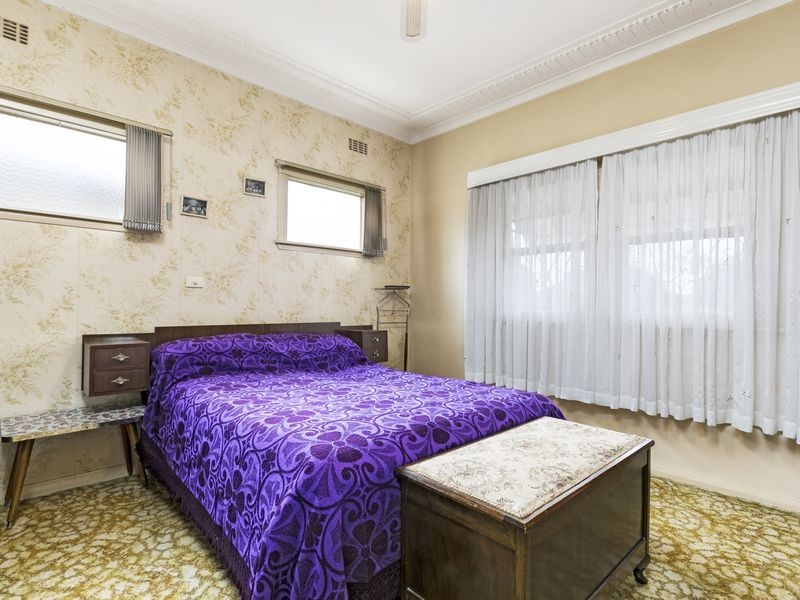 8 Bradman Street, Merrylands NSW 2160