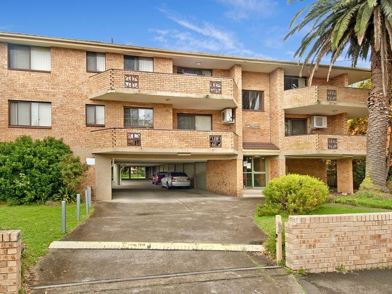 2/52 The Trongate, Granville NSW 2142
