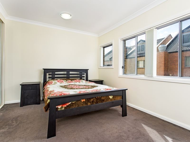 10/102-106 Lackey Street, Merrylands NSW 2160