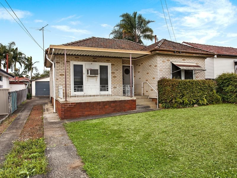 17 Strickland Road, Guildford NSW 2161