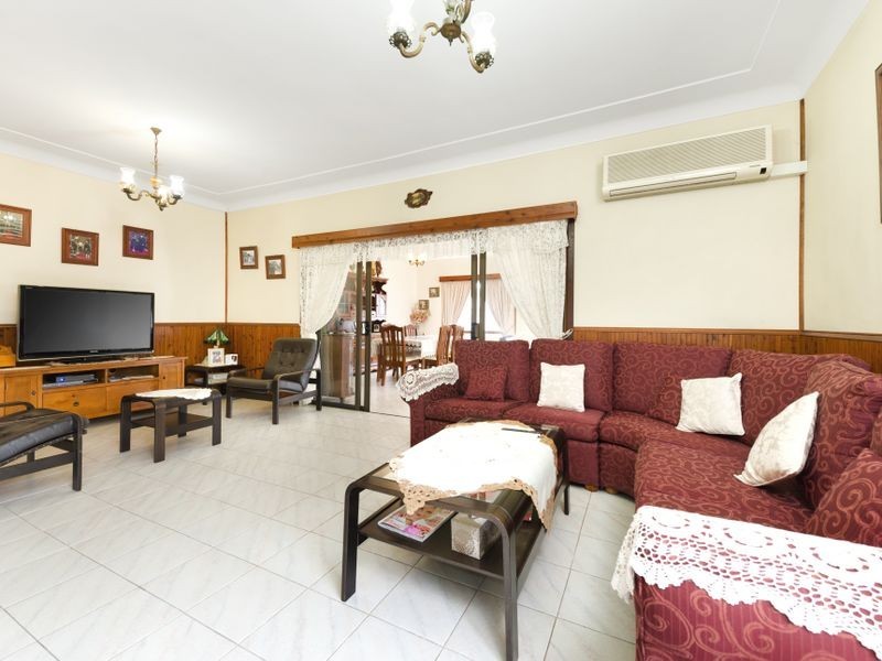 211 Robertson Street, Guildford NSW 2161