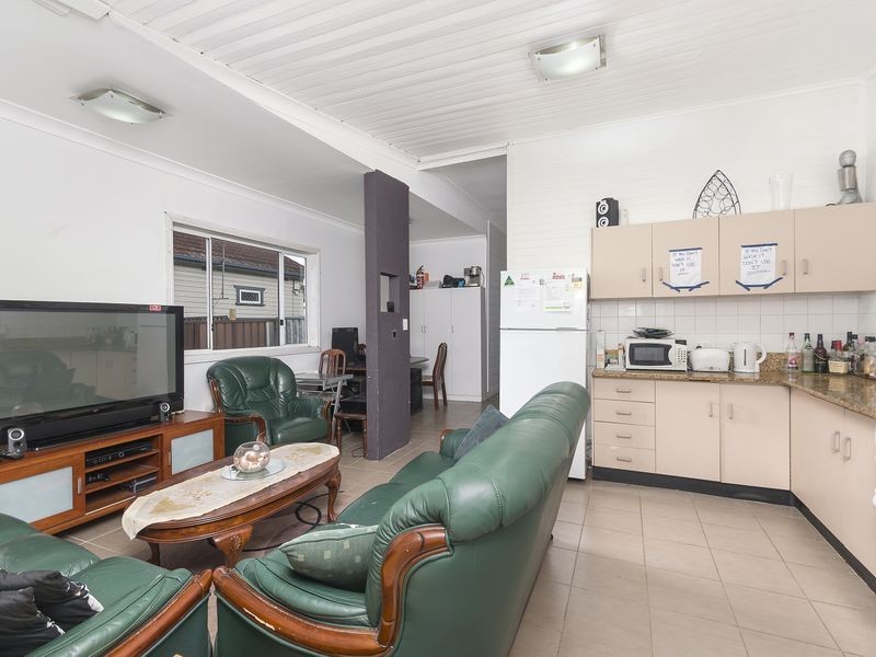 137 The Avenue, Granville NSW 2142