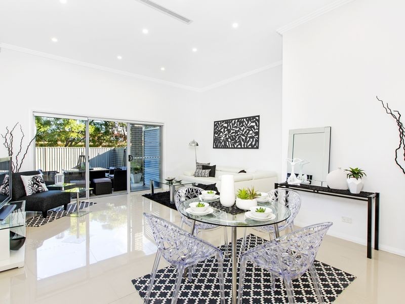 14 Robertson Street, Guildford NSW 2161