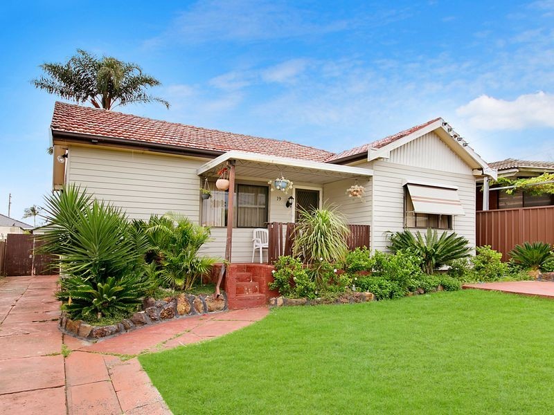 19 Strickland Road, Guildford NSW 2161