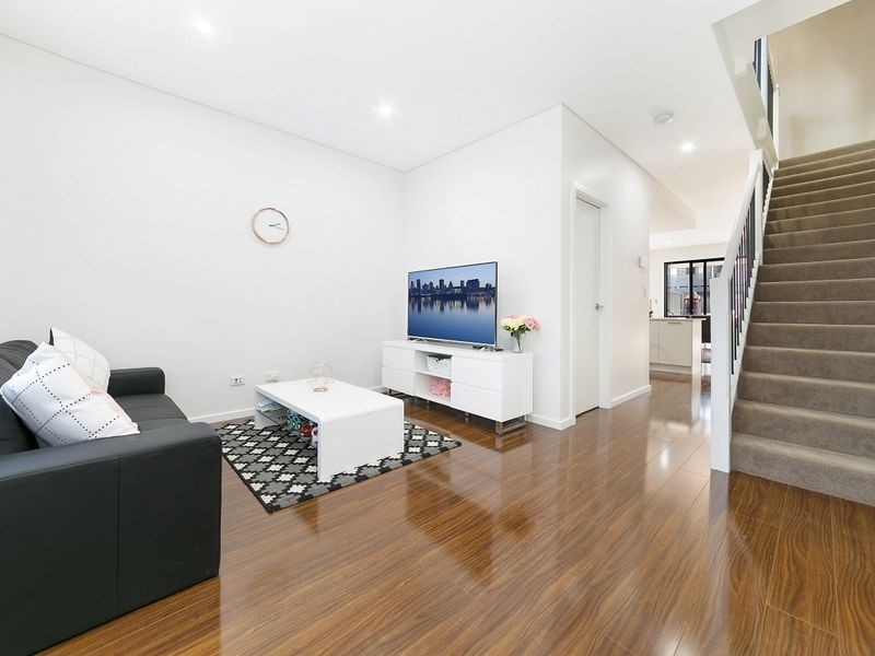 2/1-3 Louis Street, Granville NSW 2142