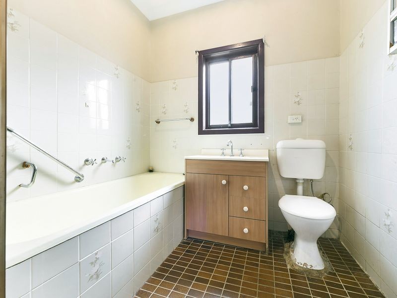 7 Myrtle Street, Granville NSW 2142