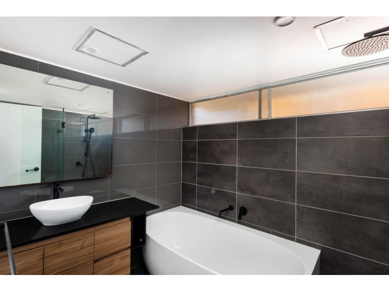 3/32 Powell Crescent, Coolangatta QLD 4225