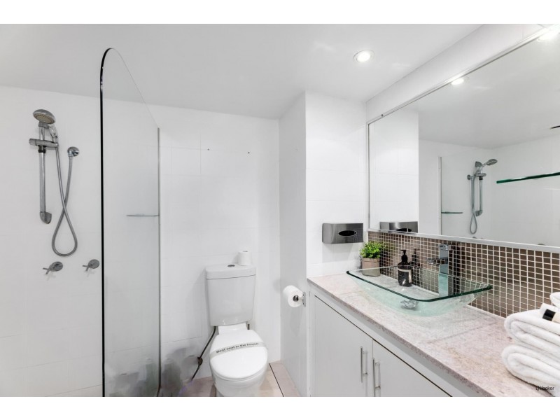 2/828 Pacific Parade, Currumbin QLD 4223