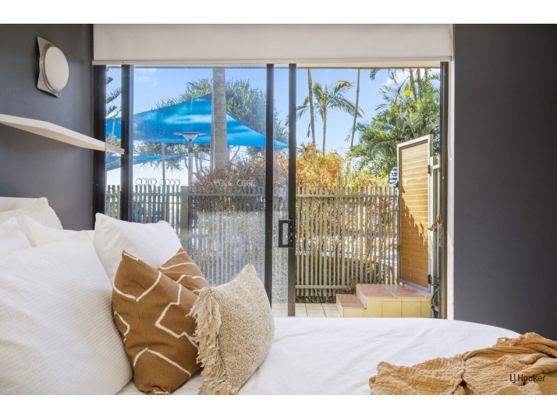 2/828 Pacific Parade, Currumbin QLD 4223