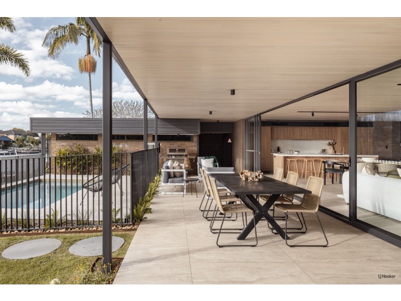 1 Gollan Drive, Tweed Heads West NSW 2485