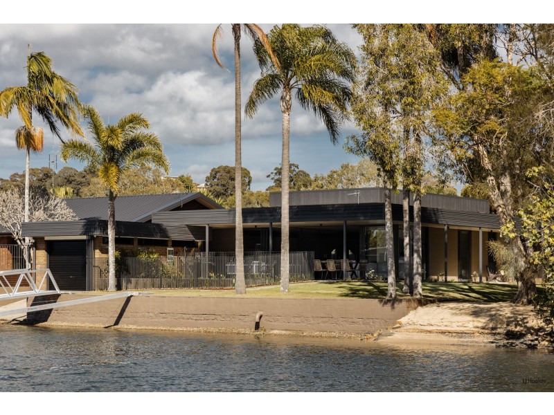 1 Gollan Drive, Tweed Heads West NSW 2485