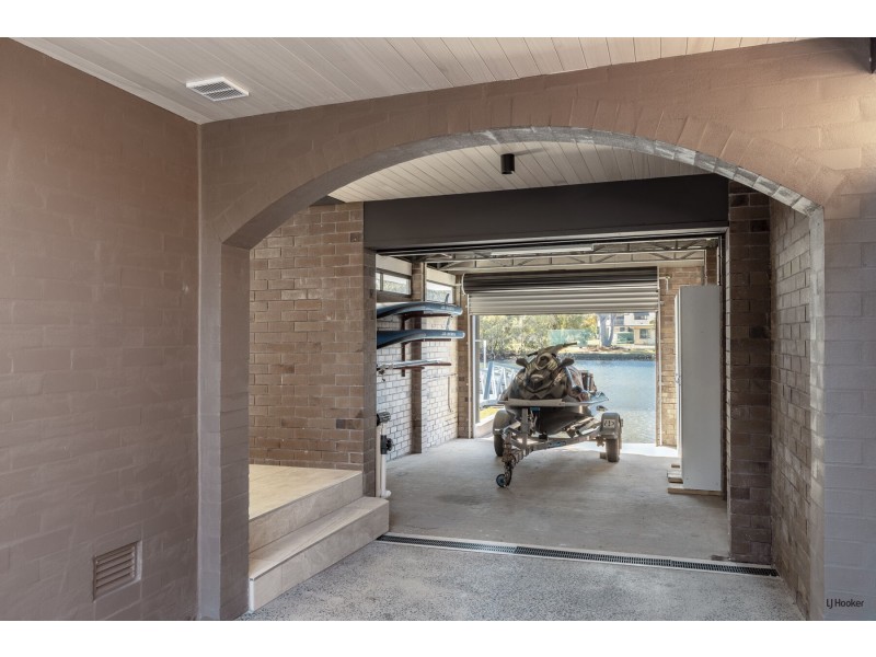 1 Gollan Drive, Tweed Heads West NSW 2485