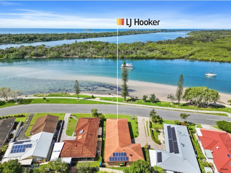 2/60 Keith Compton Drive, Tweed Heads NSW 2485
